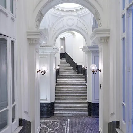 The One Luxury Neapel